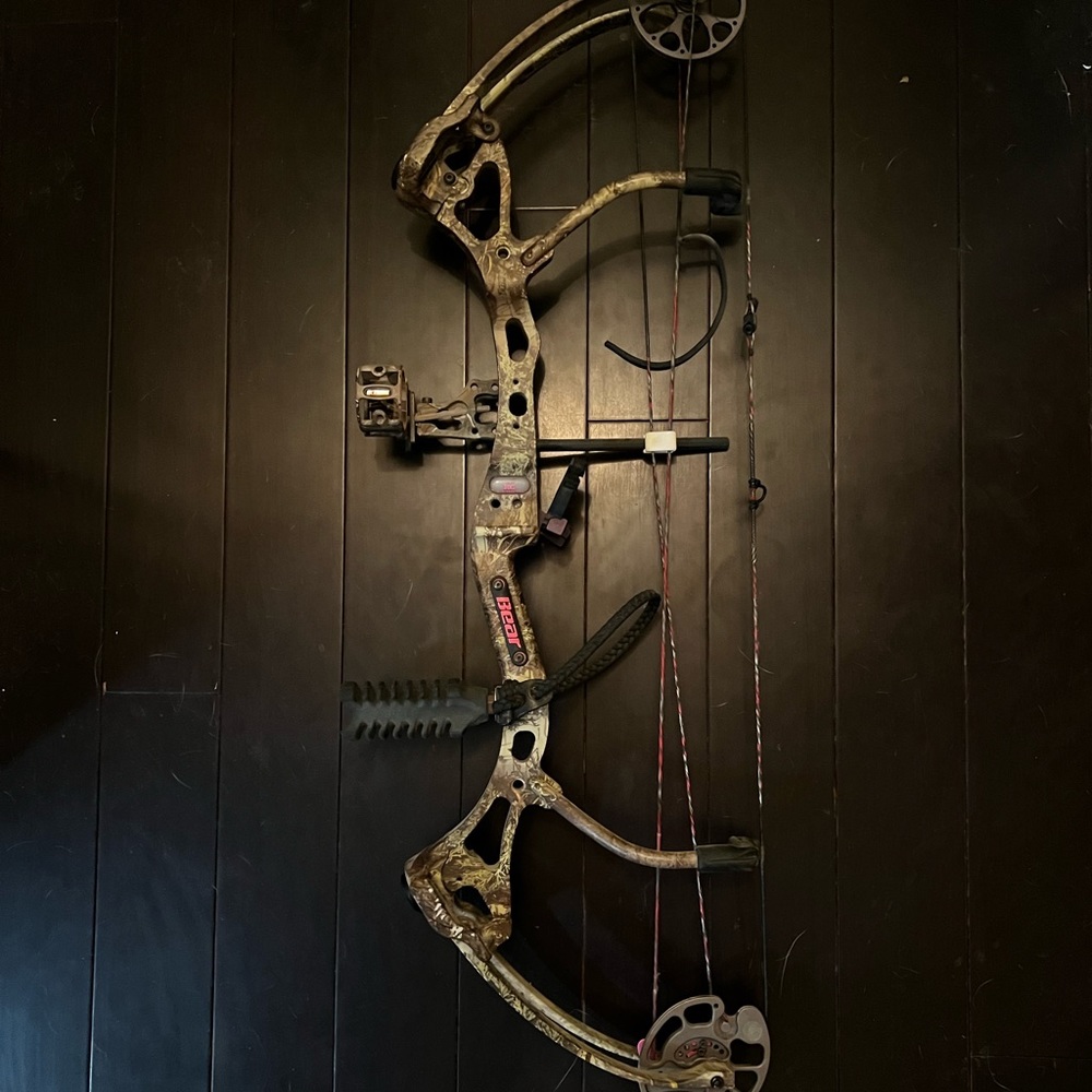 BEAR SIREN COMPOUND BOW